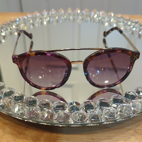 Nine West LIU JO Tortoise Shell Sunglasses w Case